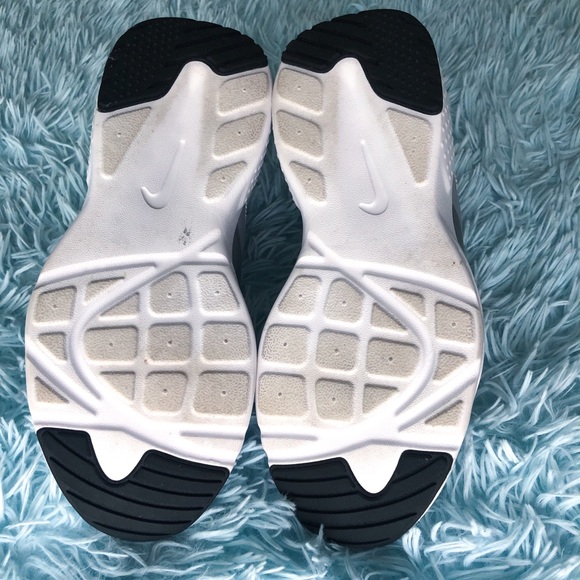 Grey Nike Air Huaraches Sz. 7 (Worn once) - Picture 6 of 7